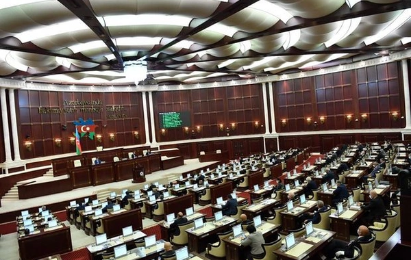 Азербайджанские депутаты будут наблюдать за выборами президента в Молдове